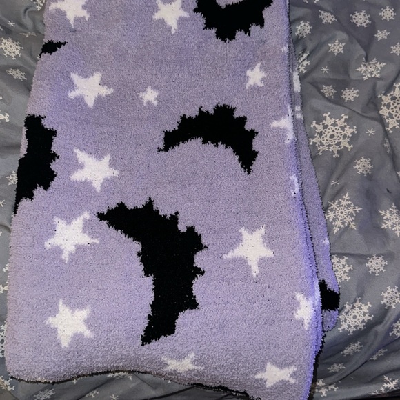 Purple Halloween bats and stars Throw Blanket 🦇🦇⭐️ Hblank - Picture 2 of 4